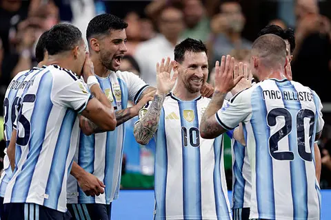 ميسي يتصدر.. 7 أرقام تاريخية من فوز الأرجنتين على النمسا في كأس العالم